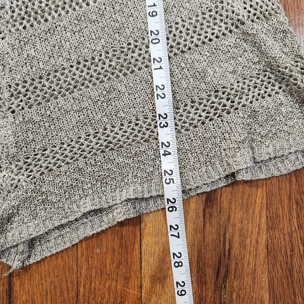 V Neck Size Medium Beige Loose Top Knit 3/4 Sleeve Top Handkerchief Bottom - Picture 6 of 8